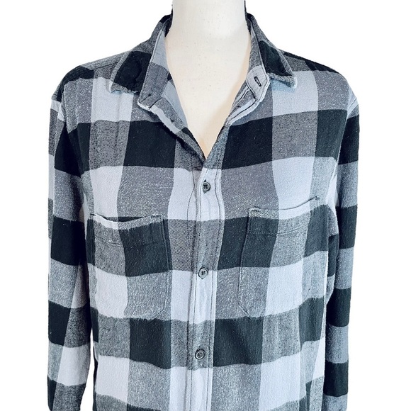 Divided Plaid Button-down Long Sleeve Shirt - Picture 3 of 10